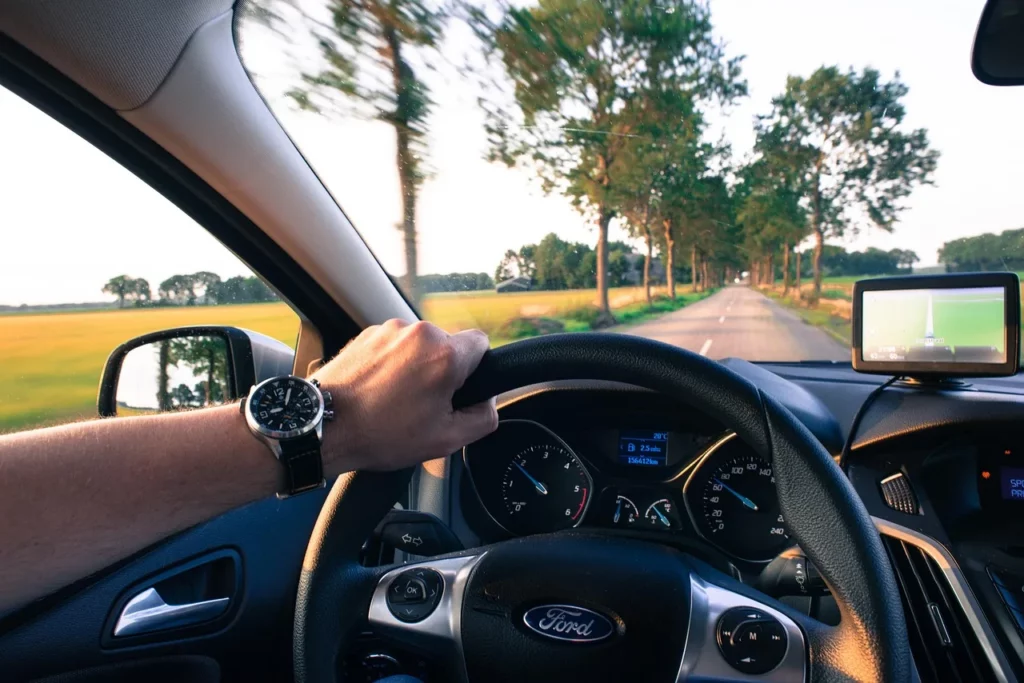Conducteur adoptant une conduite souple et économique – eco-driving Eureca Mobile